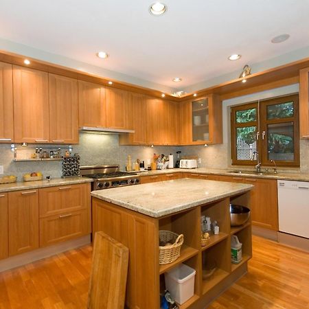 Whistler Alpine Chalet Retreat & Wellness Villa Buitenkant foto