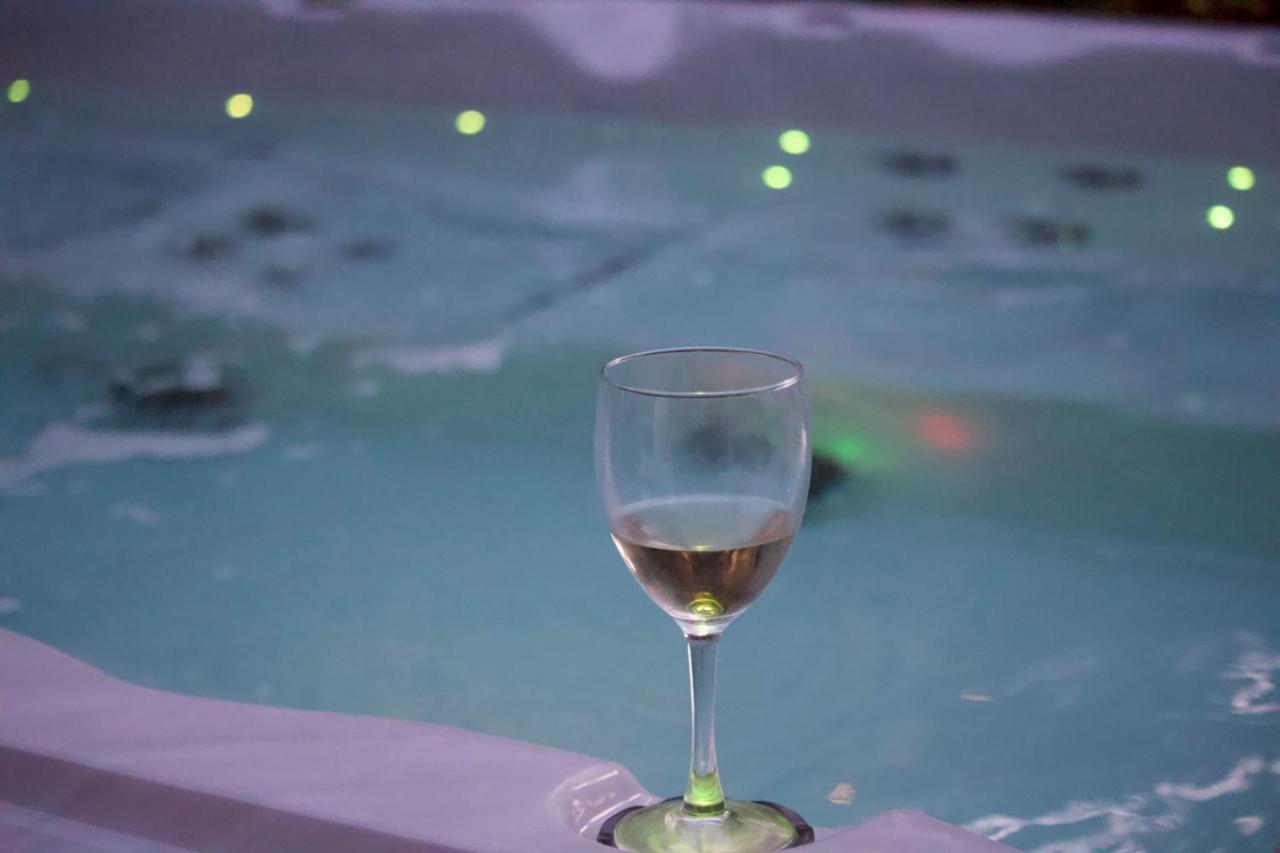 Whistler Alpine Chalet Retreat & Wellness Villa Buitenkant foto