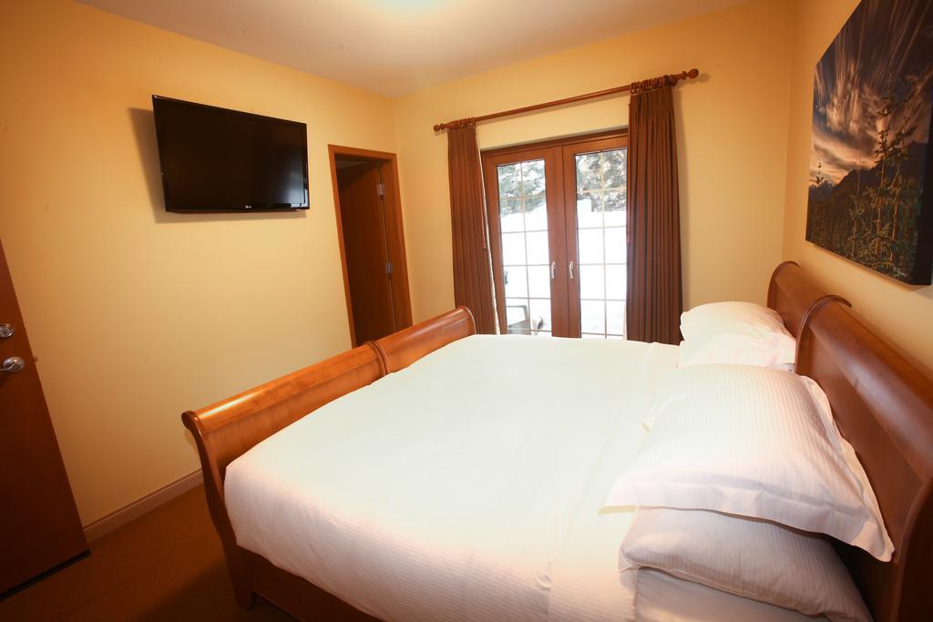 Whistler Alpine Chalet Retreat & Wellness Villa Buitenkant foto