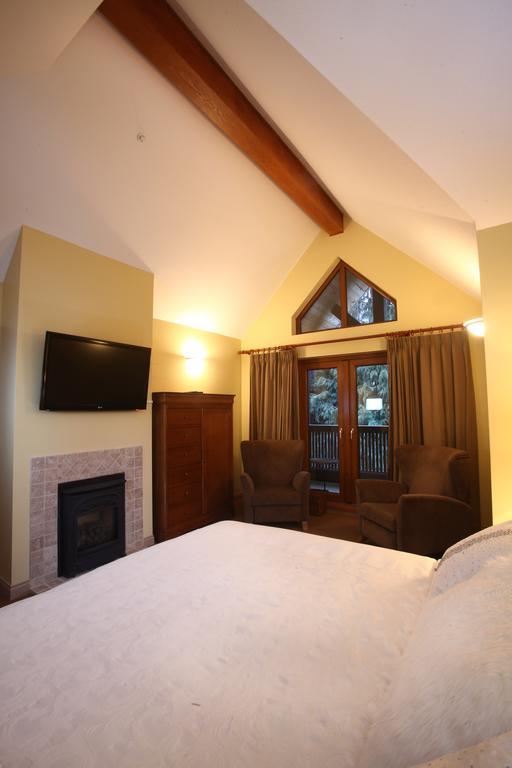 Whistler Alpine Chalet Retreat & Wellness Villa Kamer foto