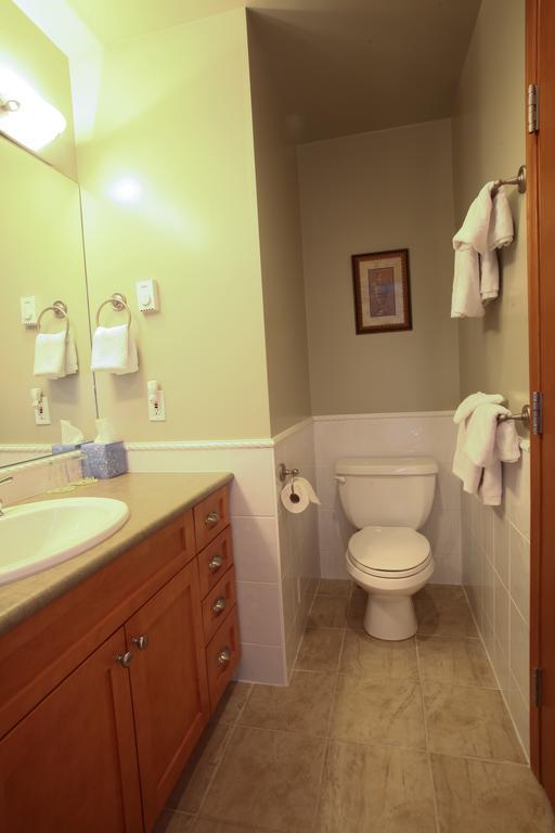 Whistler Alpine Chalet Retreat & Wellness Villa Kamer foto