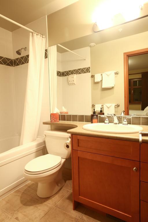 Whistler Alpine Chalet Retreat & Wellness Villa Kamer foto