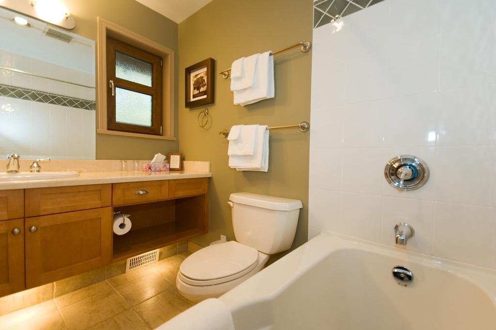 Whistler Alpine Chalet Retreat & Wellness Villa Kamer foto