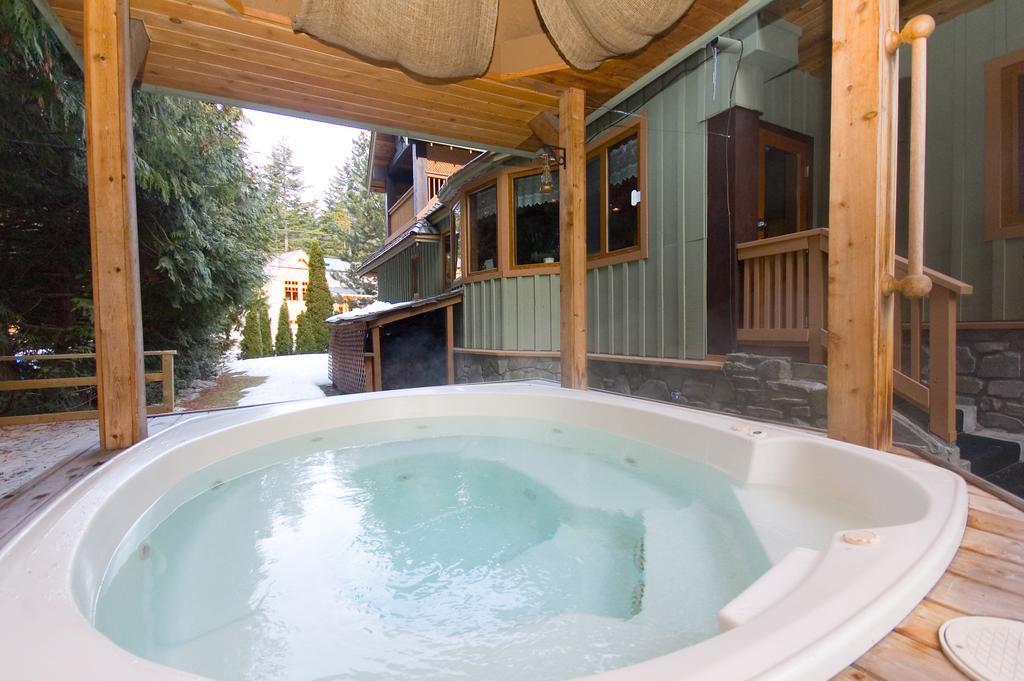 Whistler Alpine Chalet Retreat & Wellness Villa Kamer foto